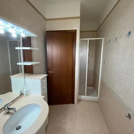 Villa Indipendente A Pochi Passi Dal Mare.... *