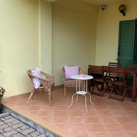 Villa Indipendente A Pochi Passi Dal Mare.... *