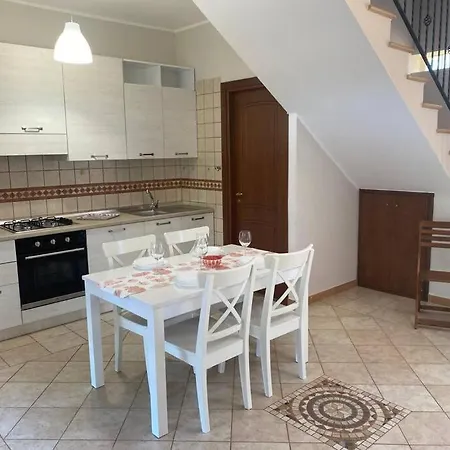 Indipendente A Pochi Passi Dal Mare.... Villa